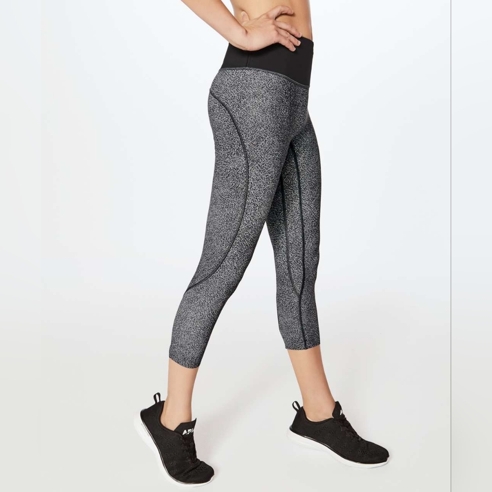 Lululemon Run The Day Crop Leggings 23" Fractal Dark Starlight Black White 4